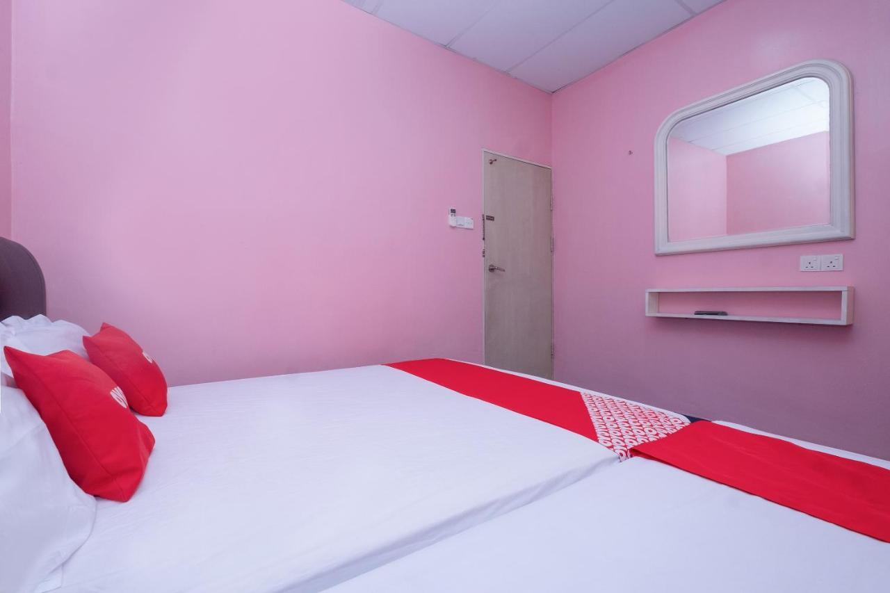 Oyo 89984 Noris Wang Homestay Лумут Экстерьер фото