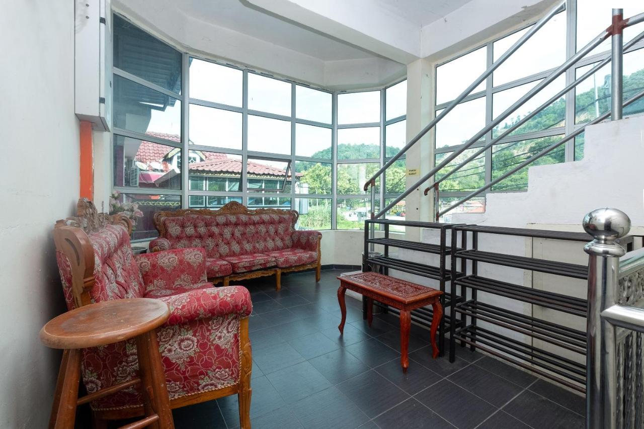 Oyo 89984 Noris Wang Homestay Лумут Экстерьер фото